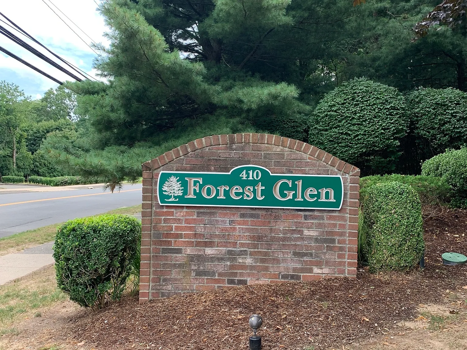 2 bed, 1.5 bath, 1492 sqft, $2,000 — Photo 1