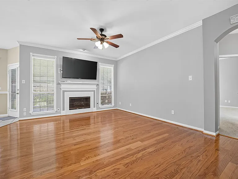 4414 Ringrose Dr — Photo 8