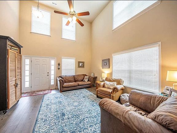 3rd image of 2526 Millwood Cir SE