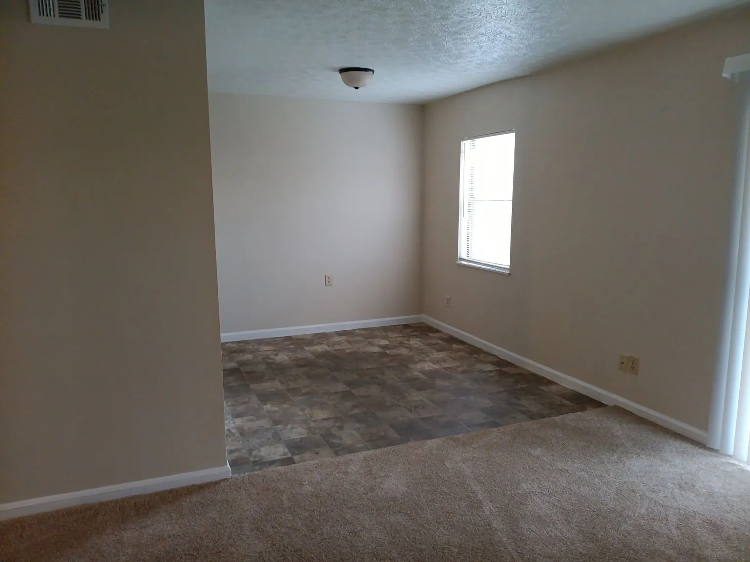 Chateau Ridge Apartments — Photo 4