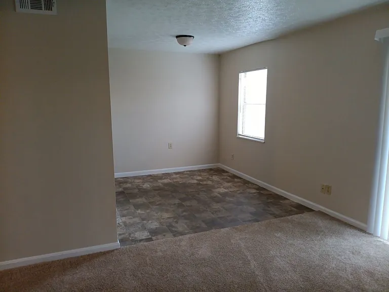 Chateau Ridge Apartments — Photo 4