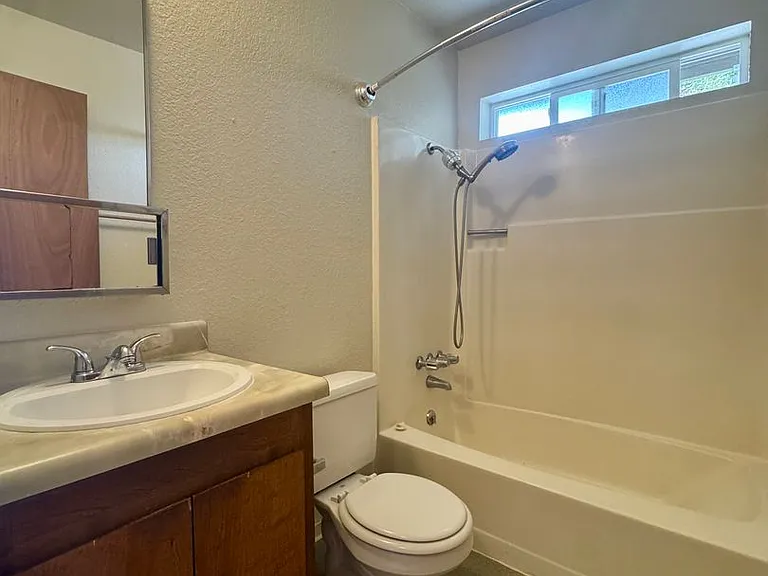2270 Heather Ln — Photo 5