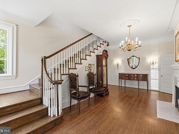 5th image of 406 Warwick Rd