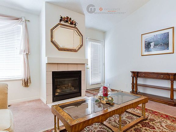 3rd image of 392 E Marina Cir