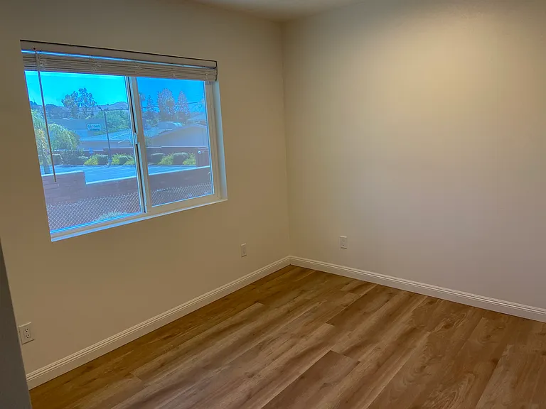 3657 Mount Vernon Ave — Photo 9