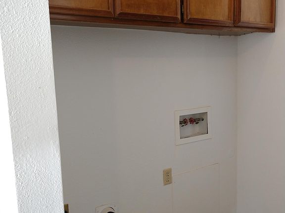 4th image of 1754 Villa Santos Cir