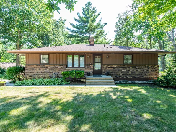 2403 11th St, Winthrop Harbor, IL 60096