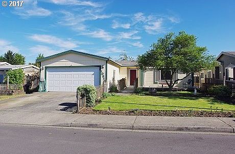 1st image of 10910 NE 69th St