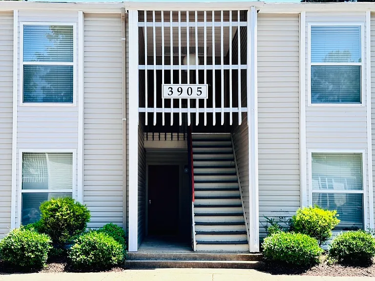 South Lake Apartments — Photo 14