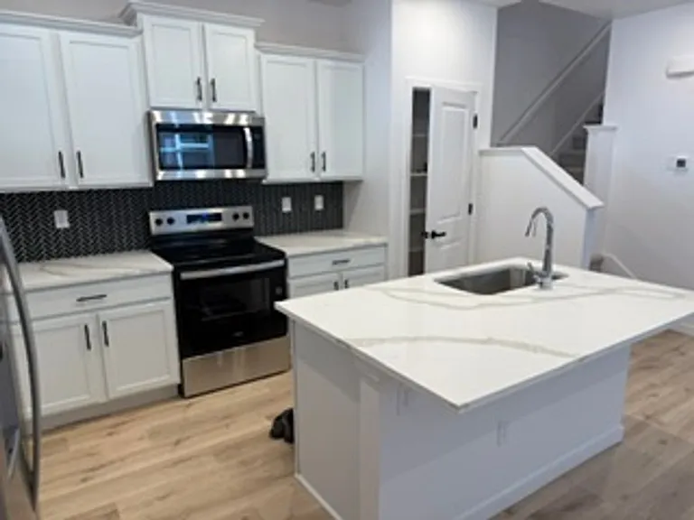 1358 S Chester St #B — Photo 2