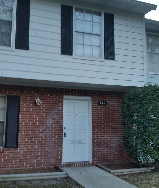 1st image of 203 Kettering Ct
