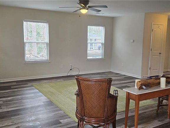 5th image of 2922 Mimosa Ct