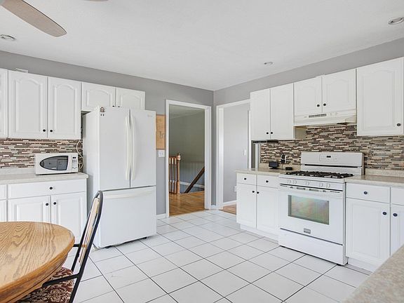 3rd image of 58238 Diener Dr