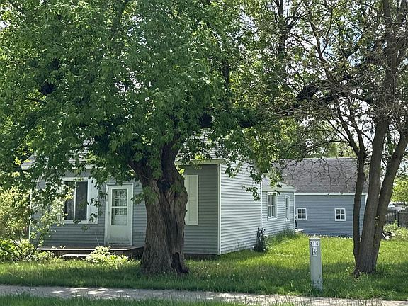 2nd image of 218 E Muskegon St