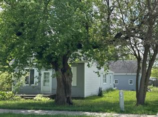 218 E Muskegon St, Cedar Springs, MI 49319