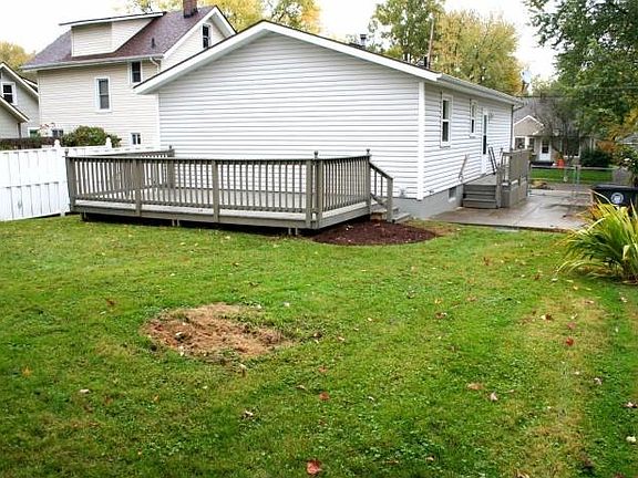 3rd image of 518 Lamont Ave