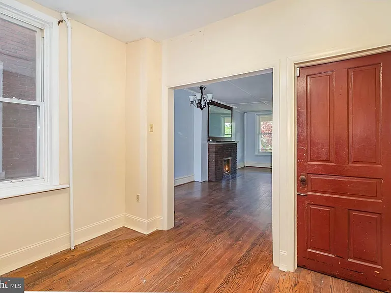 2172 Brookwood St — Photo 9