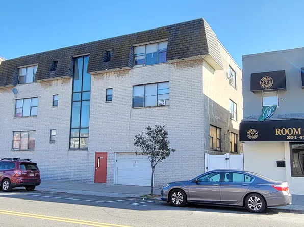 992 Broadway image 1 of 10