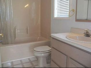 3202 Kinglet Dr, Manitowoc, WI 54220