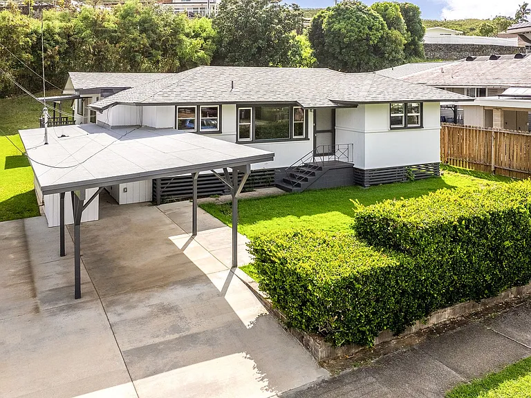 1316 Hele St — Photo 1