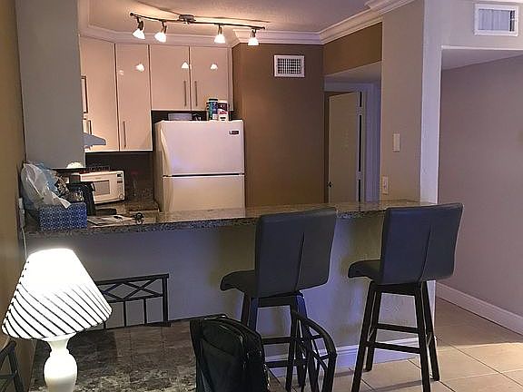 5th image of 2124 NE 5th Ave APT 104