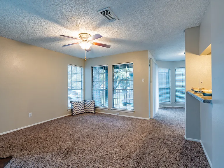 Oak Bend Apartments — Photo 19