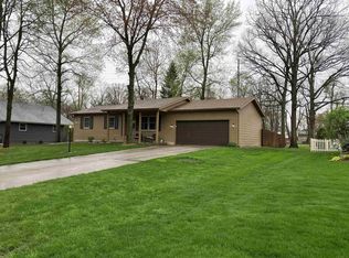 11833 Willard Dr, Mishawaka, IN 46545