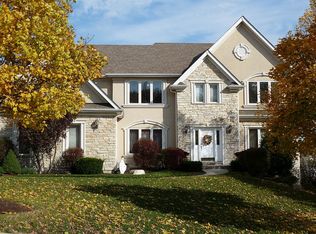 9041 Ridge Ct, Willow Springs, IL 60480