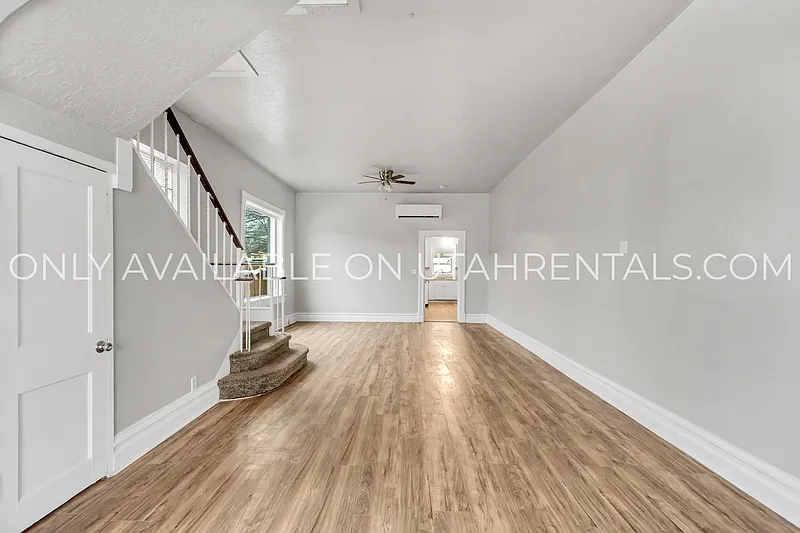 3 bed, 2.0 bath, 1200 sqft, $1,650 — Photo 3