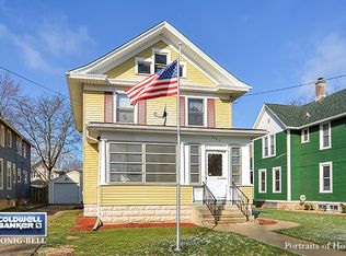 621 Lafayette St, Aurora, IL 60505