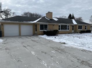 8023 W Whitaker Ave, Greenfield, WI 53220