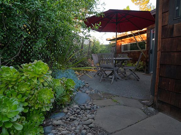 Front patio: great for al fresco dining.
