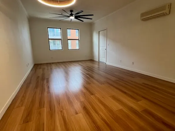 7598 Monterey St APT 240, Gilroy, CA 95020