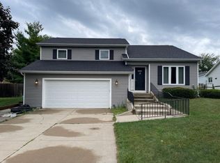 26666 Sheringham Rd, Perrysburg, OH 43551