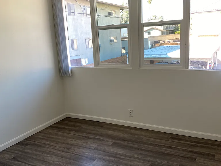 1014 W. Huntington Dr. — Photo 17