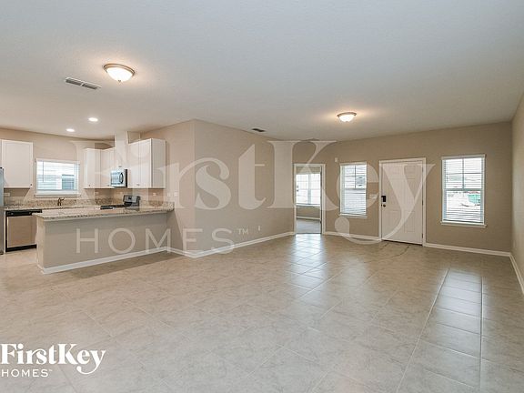 4th image of 75201 Chelsea Garden Ln