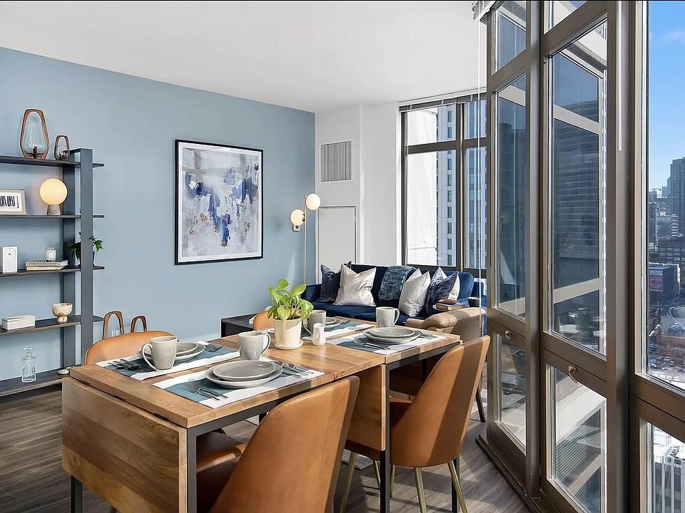 1st image of 330 N Desplaines St #1410