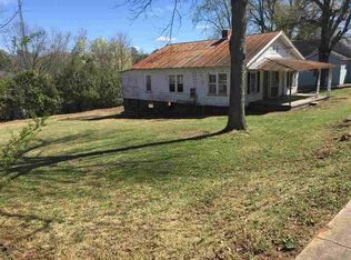 303 Pine St, Seneca, SC 29678