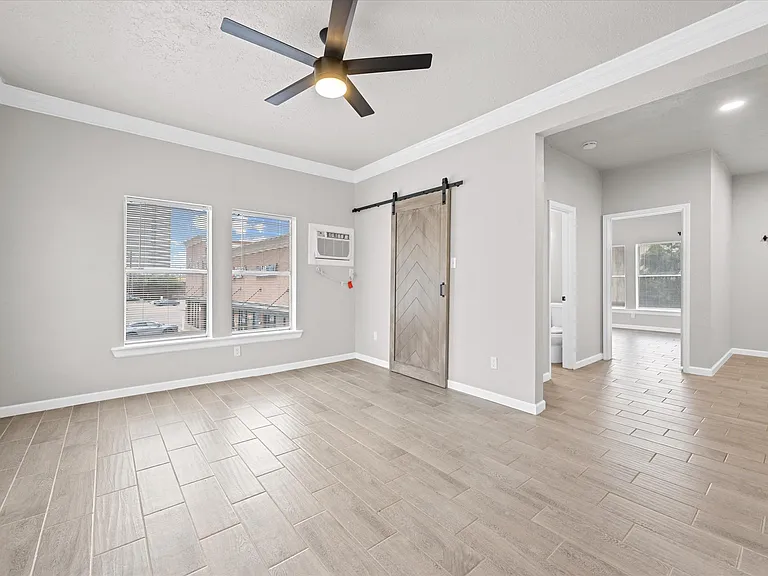 1119 Waugh Dr #4 — Photo 16