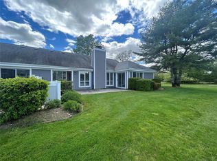 295 W Midland Pond Ct, Moriches, NY 11955