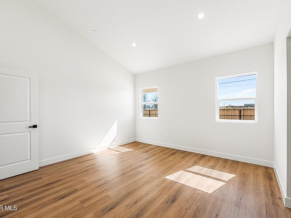 24th image of 21860 Bancroft Dr
