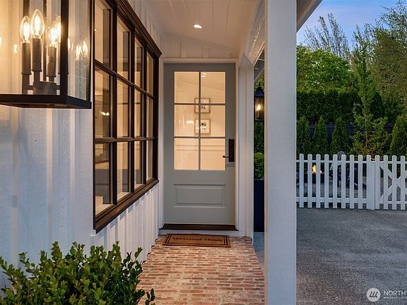 5th image of 2829 92nd Avenue NE