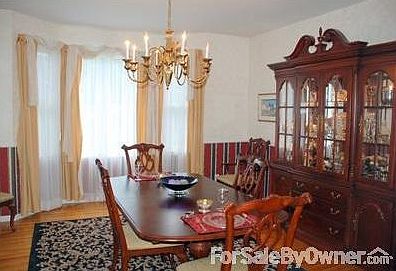 Formal Dining Room
						:
						Dining Room (14.5x16) with bay window, hardwood floors.
