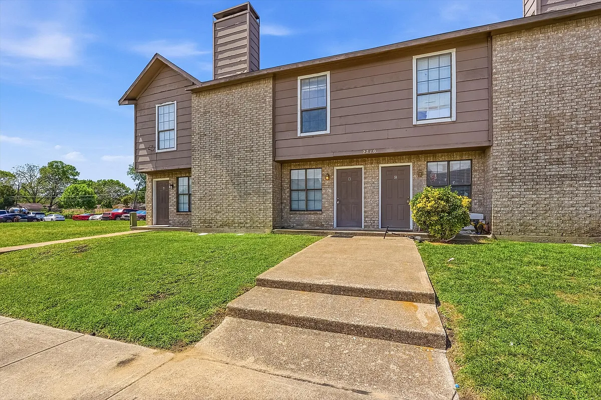 Building Photo - 2710 Wimbledon Ct #B