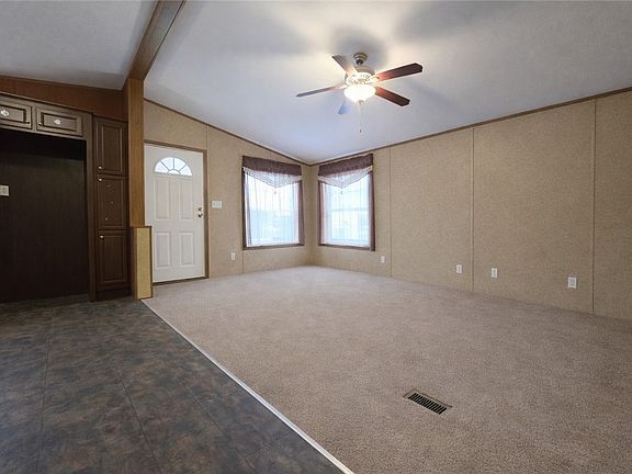 4th image of 42 Sebastian Dr