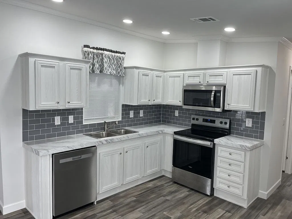 2 bed, 2.0 bath, 1094 sqft, $1,699 — Photo 2