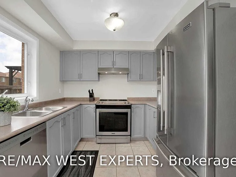 18 Forest Gate Ave — Photo 15