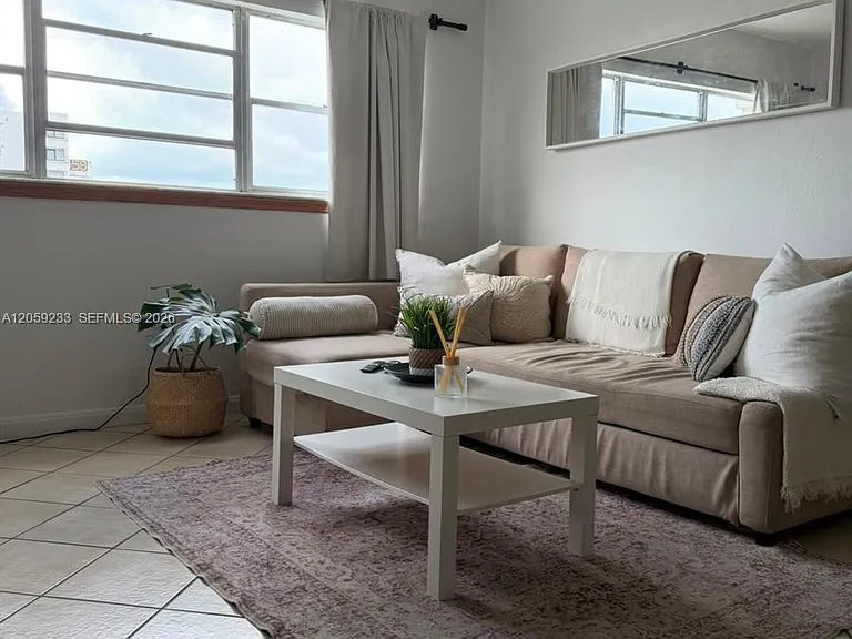 1881 Washington Ave #10F — Photo 4