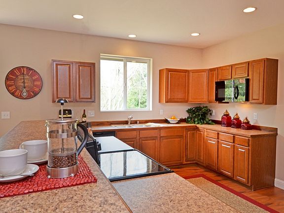 3rd image of 20929 Virginia Ave NE