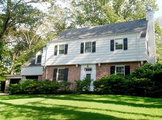 255 Barnard Rd, New Rochelle, NY 10801